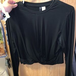 Black long sleeve crop top